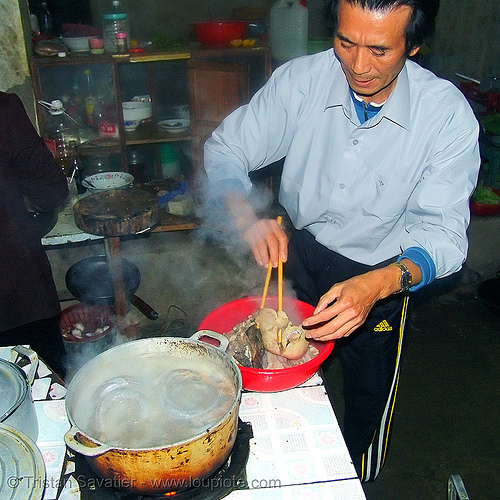 dog meat - cooking sausages and organs - thịt ch&oacute; - vietnam