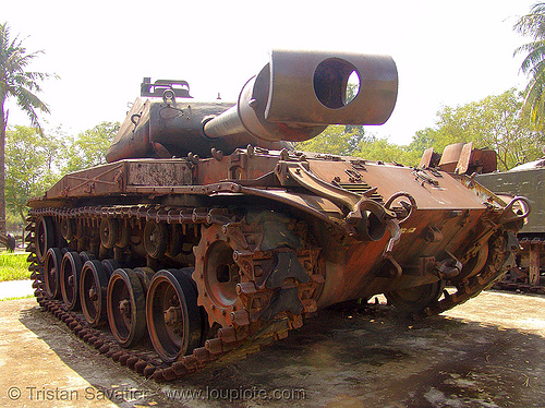 m41 tank - walker bulldog - war - vietnam, army tank, gun, hué, military, rusty, vietnam war, walker bulldog