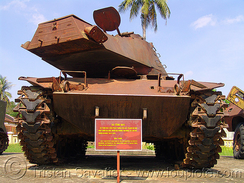 rear of m41 tank - walker bulldog - war - vietnam, army museum, army tank, hué, military, rusty, vietnam war, walker bulldog