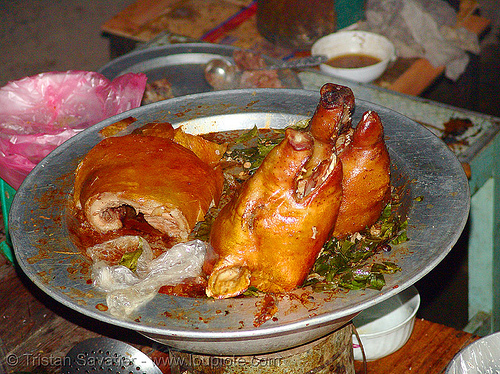 roasted piglets heads - vietnam, cooked, food, lang sơn, meat, pig heads, pork, roasted pig, roasted piglets
